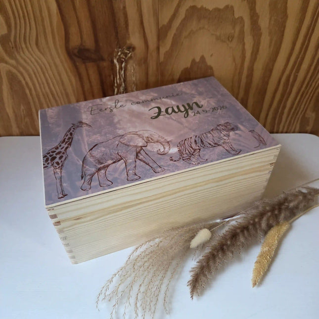 Communie cadeau; herinneringskist met naam in jungle thema