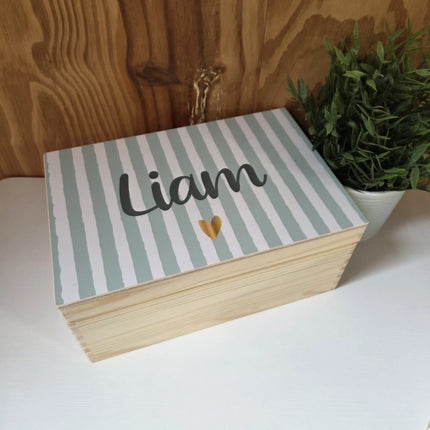 Naturel houten herinneringskist in trendy stripes design 