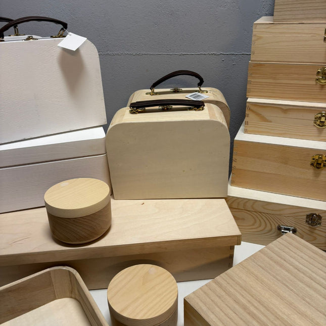 Collectie houten producten die bi jons uitgaan