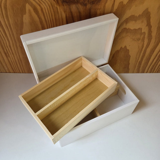 Witte kist met vakverdeling en inlage