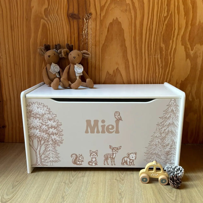 Wit houten kist met bosdieren