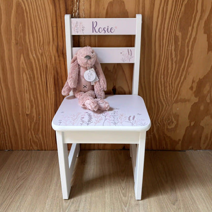 Stoeltje met naam in wildflower design
