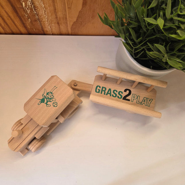 Traktor met bedrijfslogo