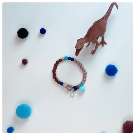 Armbandje in meerdere kleuren en een ster
